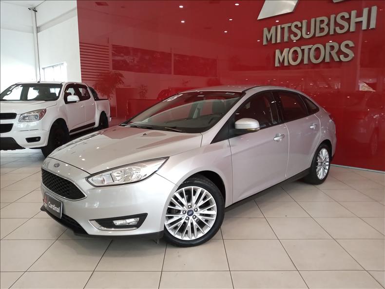 FOCUS 2.0 SE Fastback 16V FOCUS 2.0 SE Fastback 16V