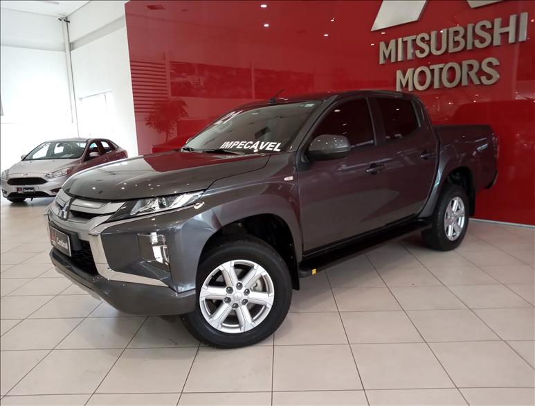 L200 TRITON 2.4 16V Turbo Sport GLS CD 4X4 L200 TRITON 2.4 16V Turbo Sport GLS CD 4X4