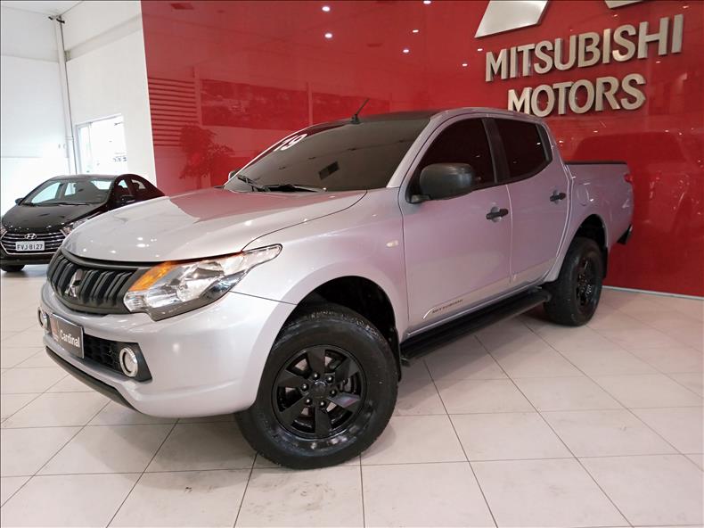 L200 TRITON 2.4 16V Turbo Sport GLX CD 4X4