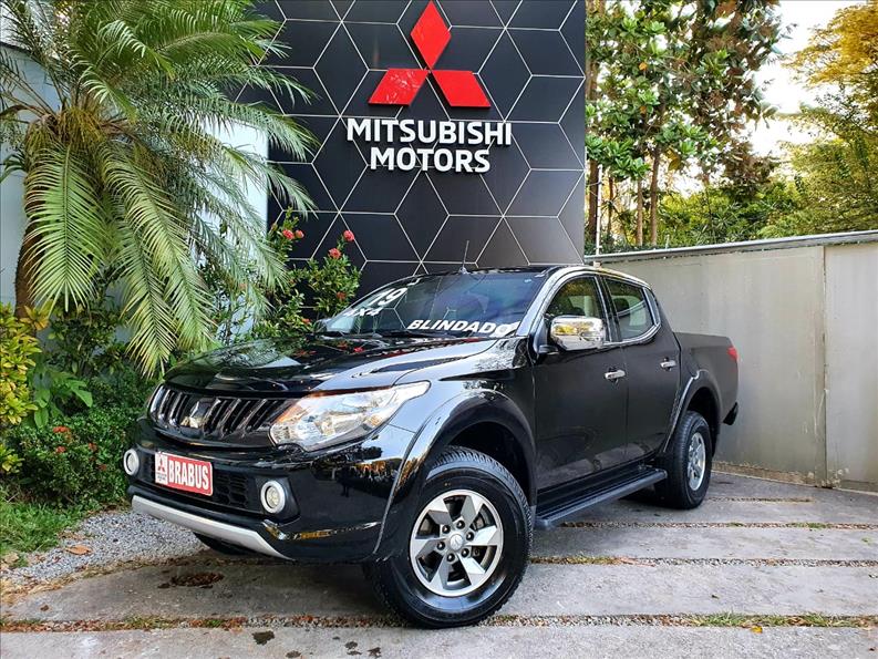L200 TRITON 2.4 16V Turbo Sport HPE CD 4X4 L200 TRITON 2.4 16V Turbo Sport HPE CD 4X4